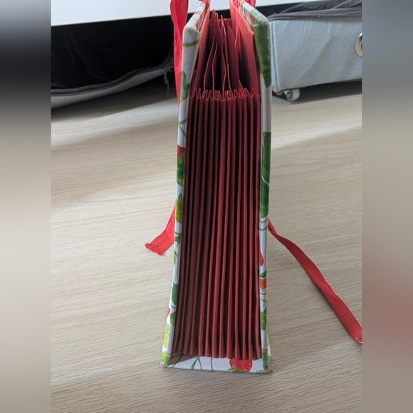 1980's Hallmark Strawberry Recipe File with Red Ribbon - Picture 6 of 9